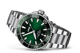 image of Oris Aquis Date
